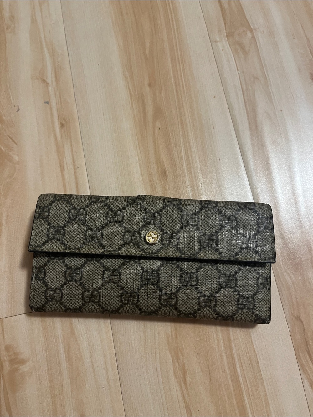 Gucci Brown GG Supreme Monogram Continental Wallet with Gold-Tone Snap